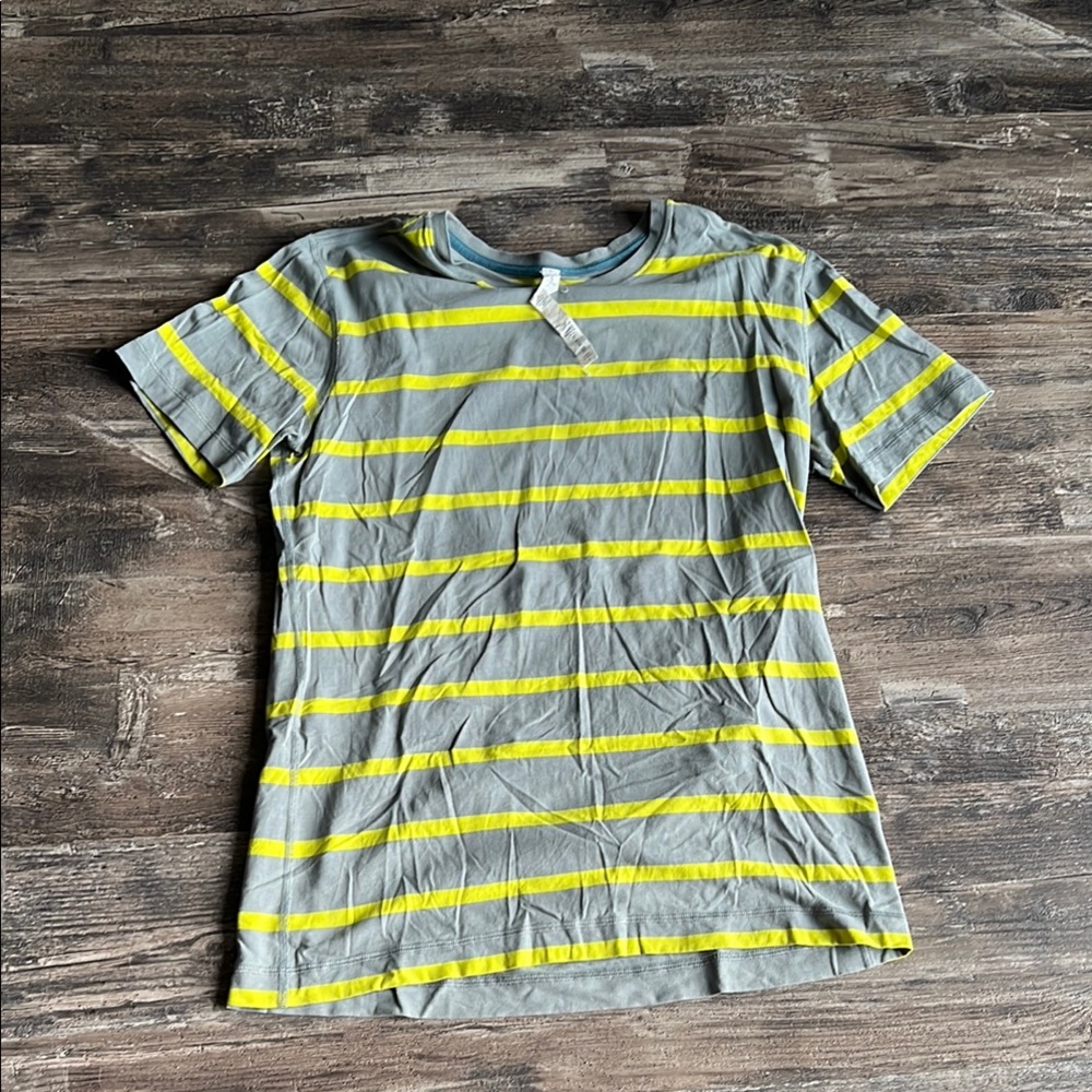 Lululemon Athletica Gray and Yellow Short Sleeve Tee